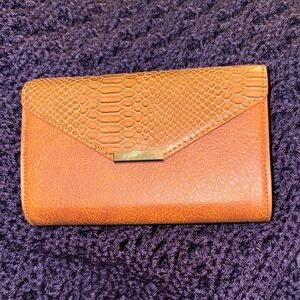 Elegant Tan/Brown Clutch